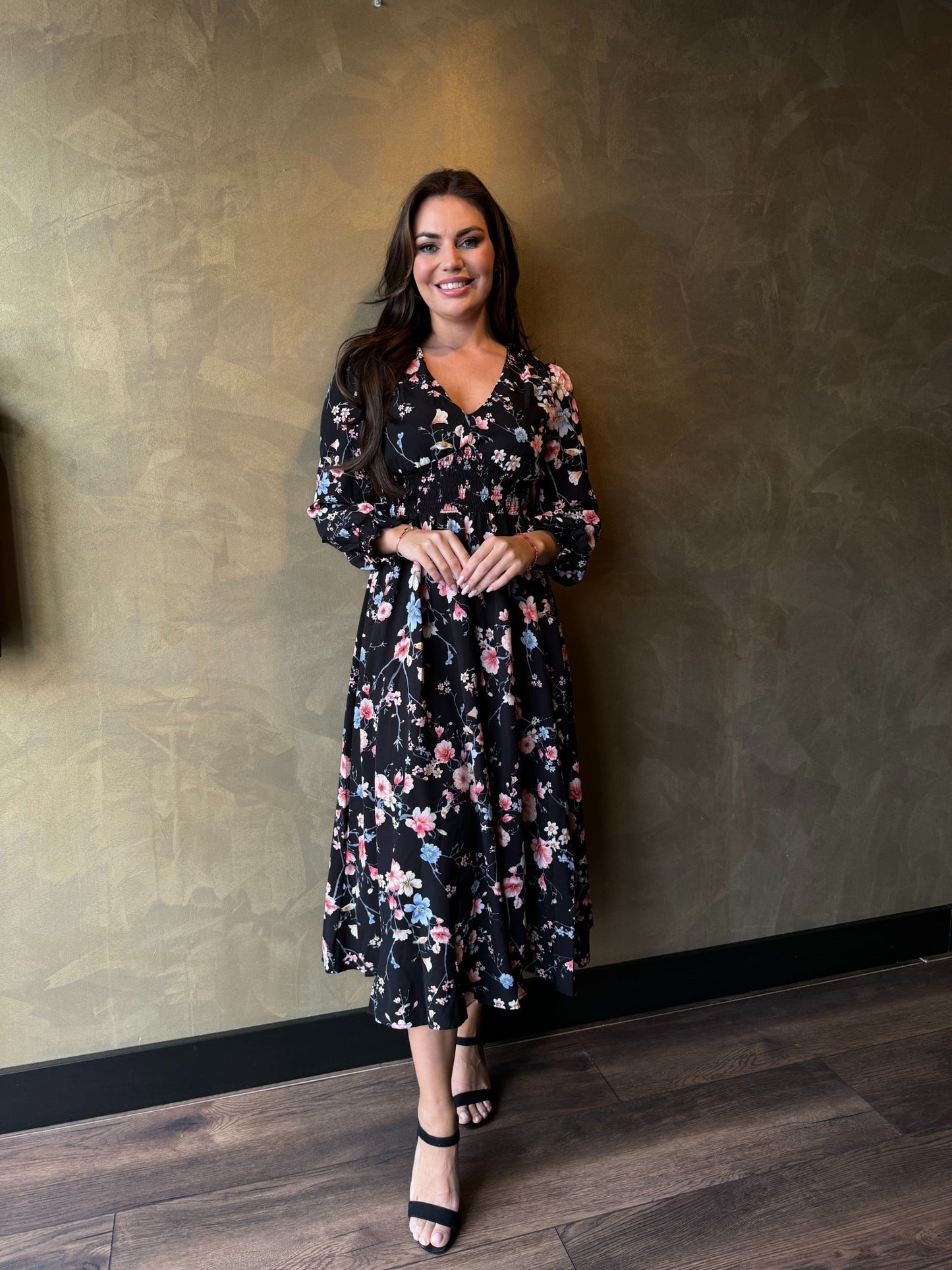 Midi-jurk met lange mouwen en bloemenprint in zwart