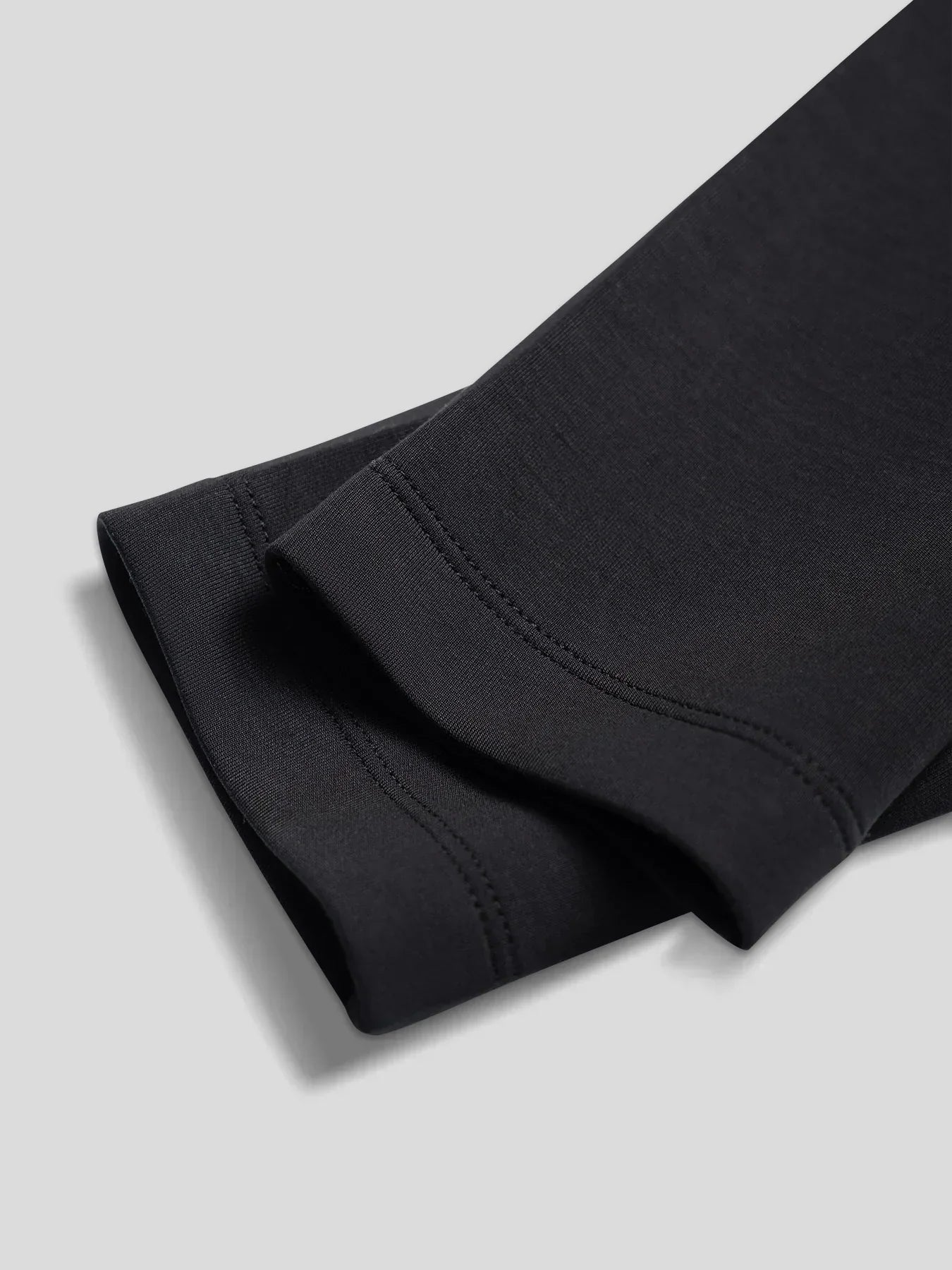 MANUEL - STRAKKE TRUI MET LANGE MOUWEN