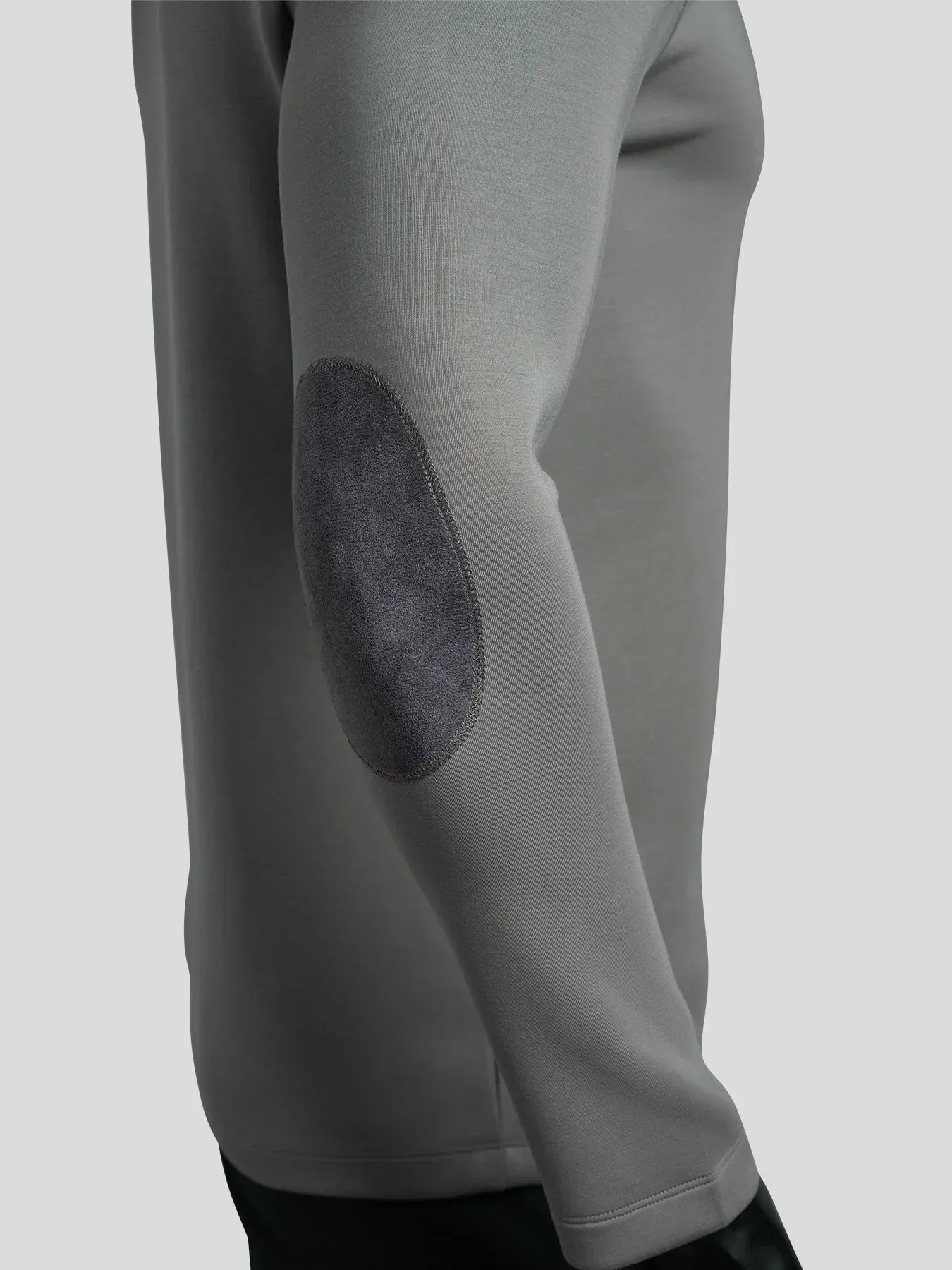 MANUEL - STRAKKE TRUI MET LANGE MOUWEN